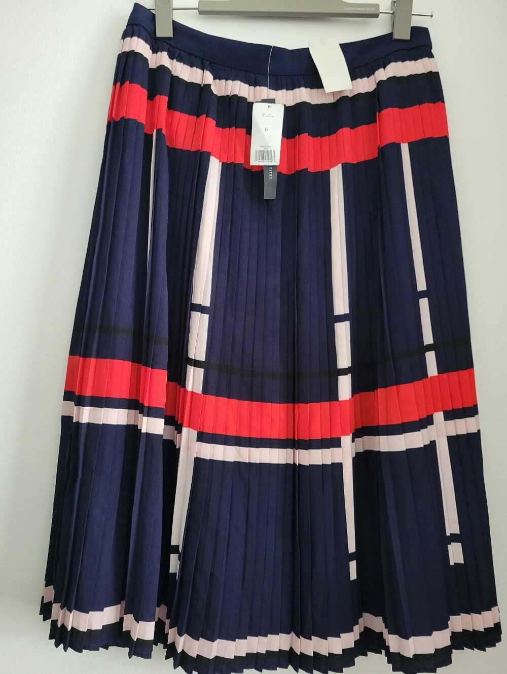 Banana Republic Women's Mid Skirt - Size 6 - Pleated Flare Red White Blue Stripe